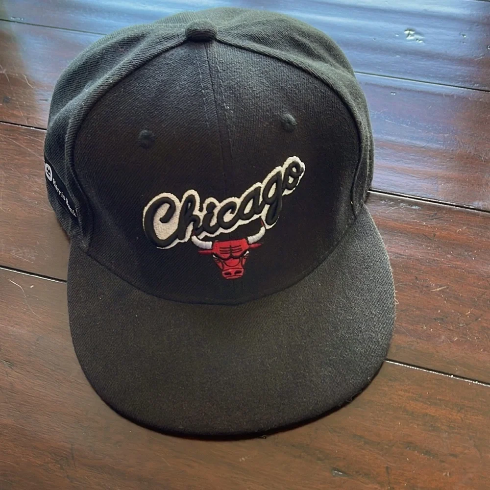 NWOT MELONWEAR Chicago Bulls SnapBack Hat - Picture 6 of 14